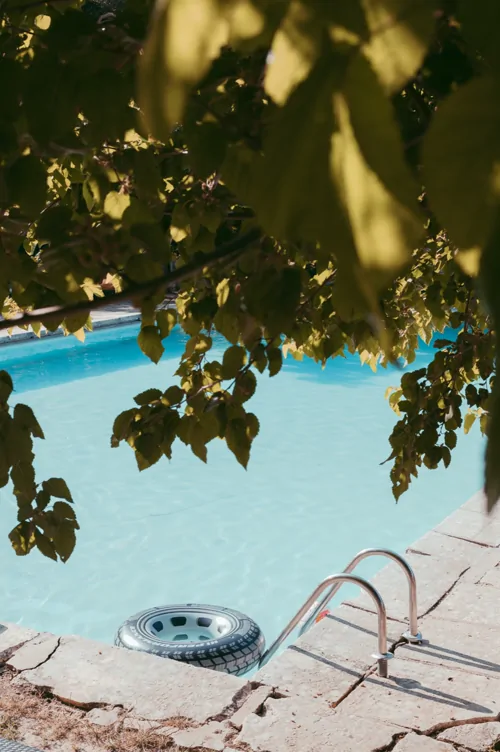 The open-air pool at the Zomerstage resort