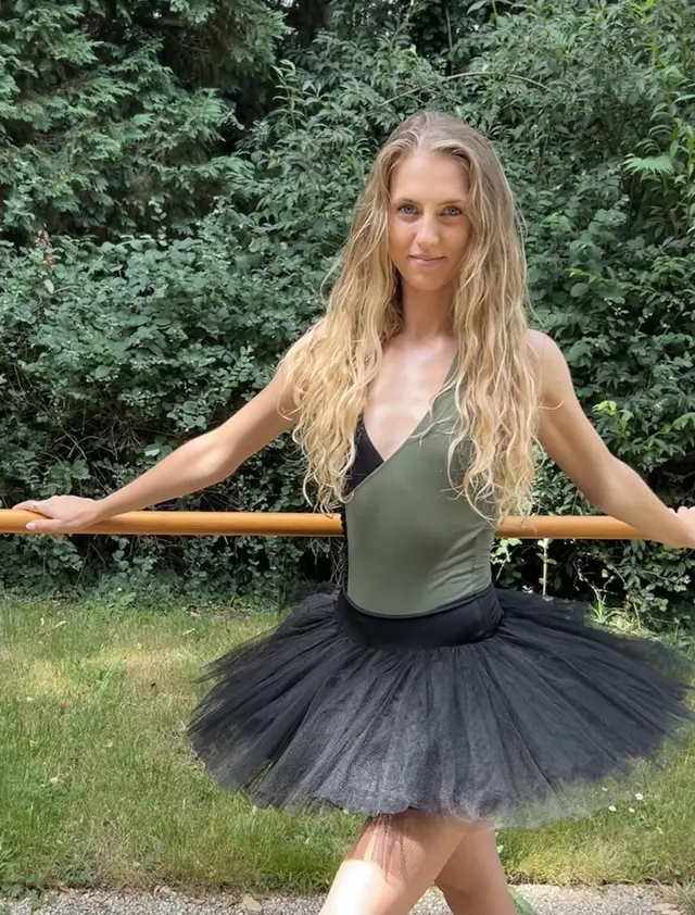 Shirley De Muer, ballet teacher at the barre